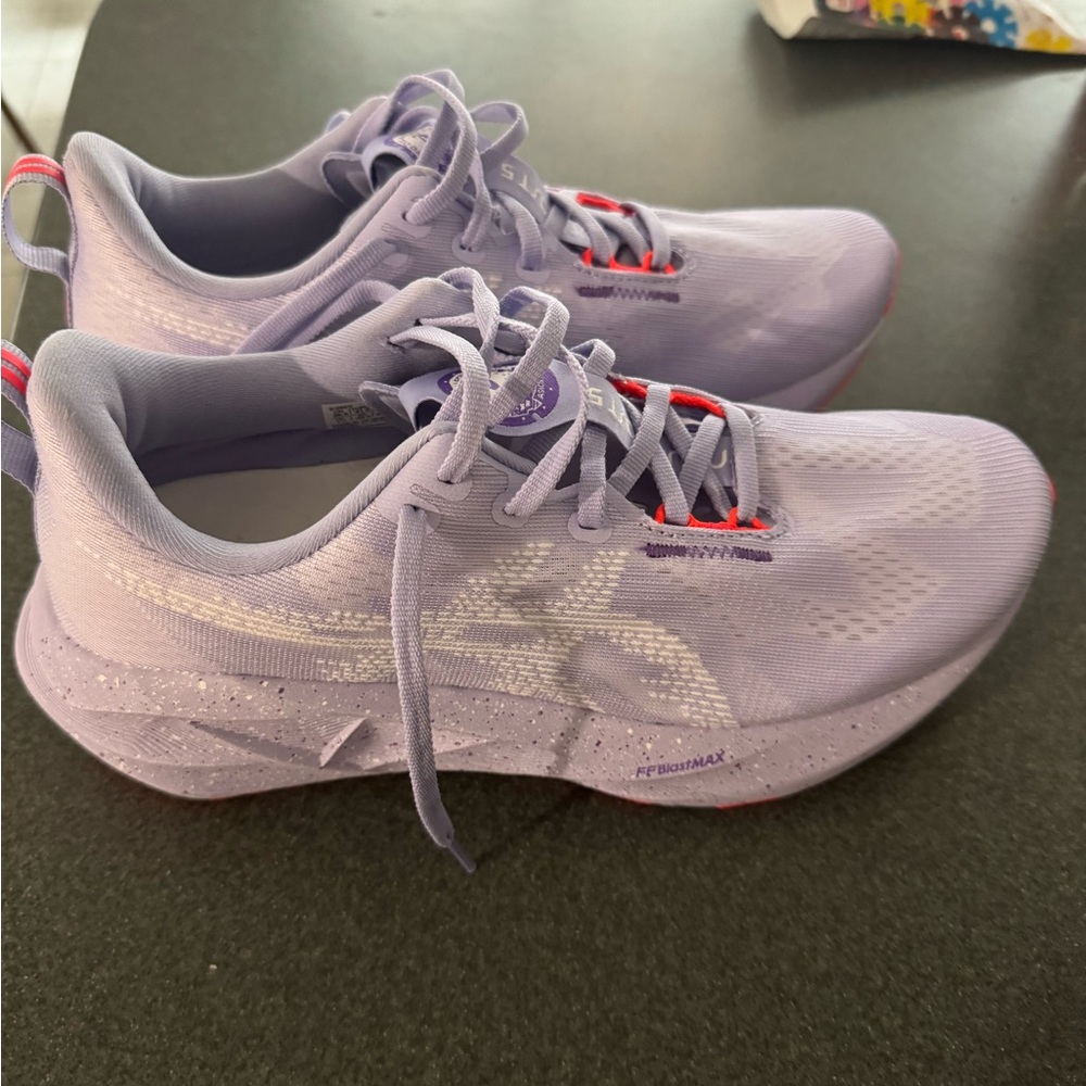 Asics Novablast 5 Tokyo in purple